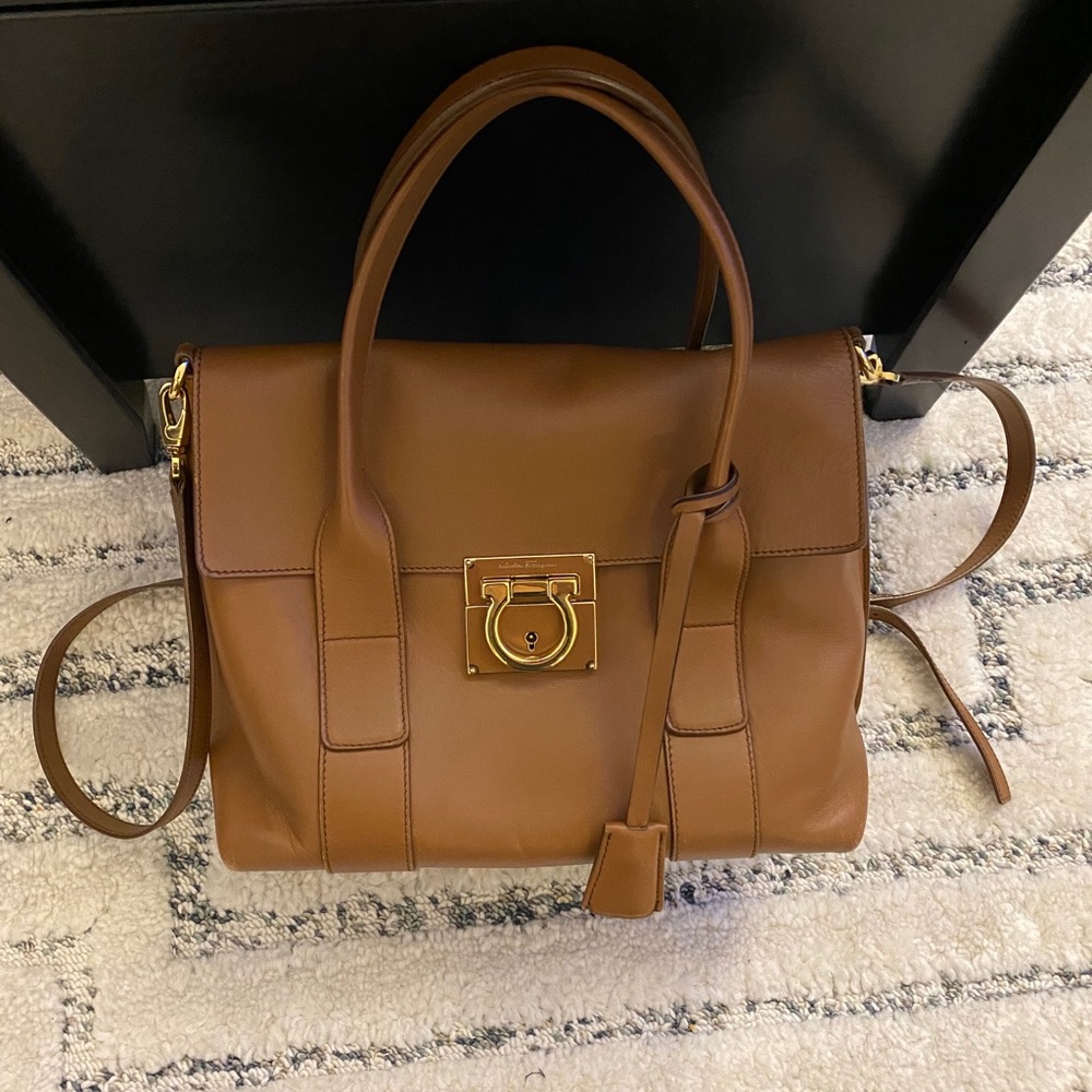 AUTHENTIC FERRAGAMO TAN LEATHER BAG BEAUTIFUL